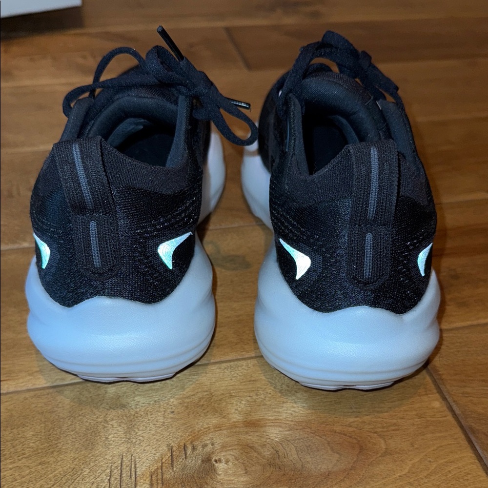 Brooks Black Athletic Running Shoes - Picture 2 of 4